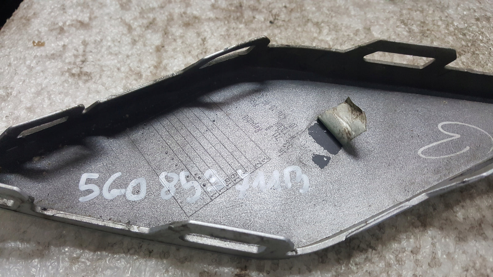 LISTWA OZDOBNA LEWA VW GOLF VII 5G0853711B