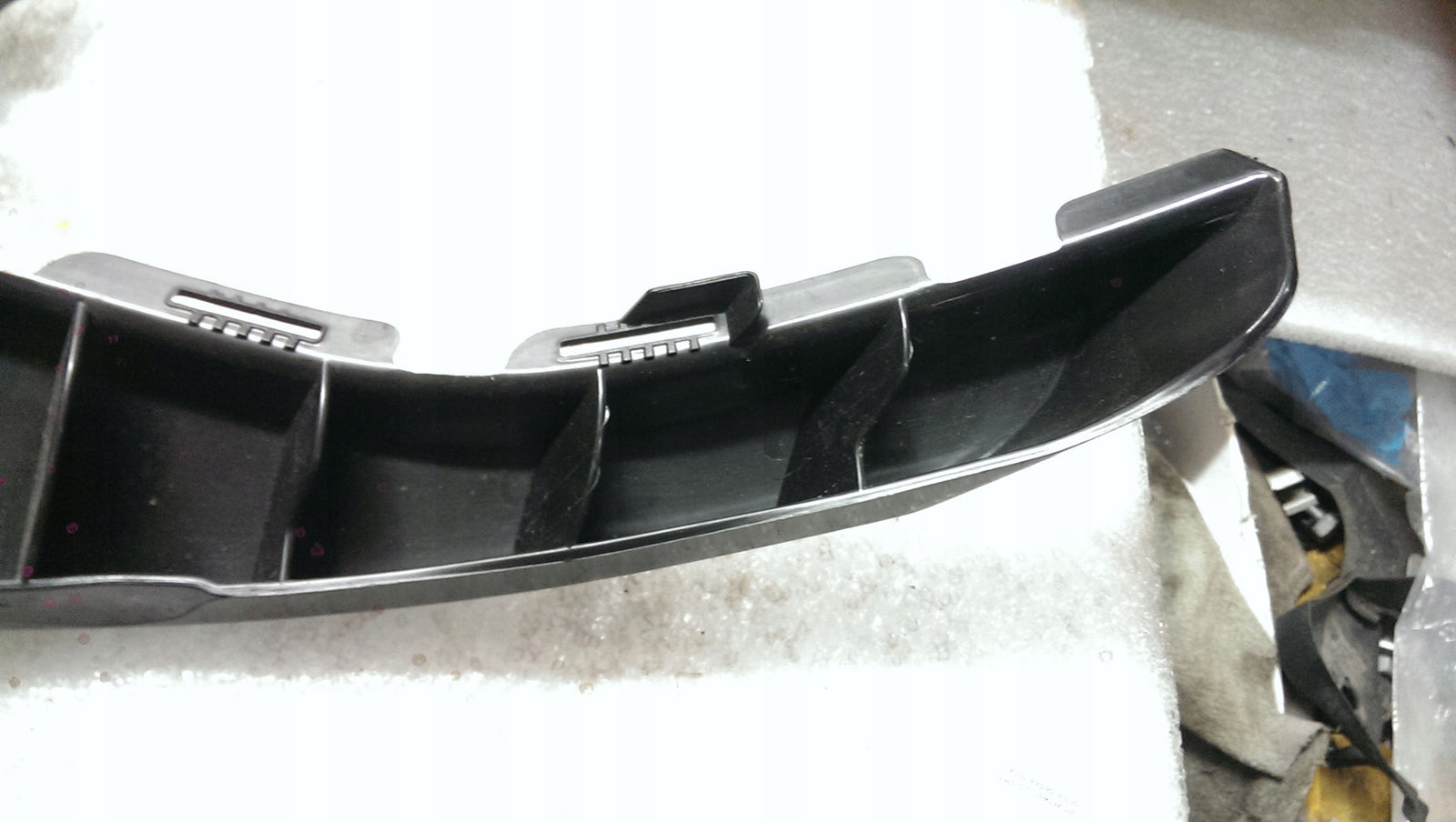 Ślizg zderzaka prawy przód AUDI A6 C8 4K0807098