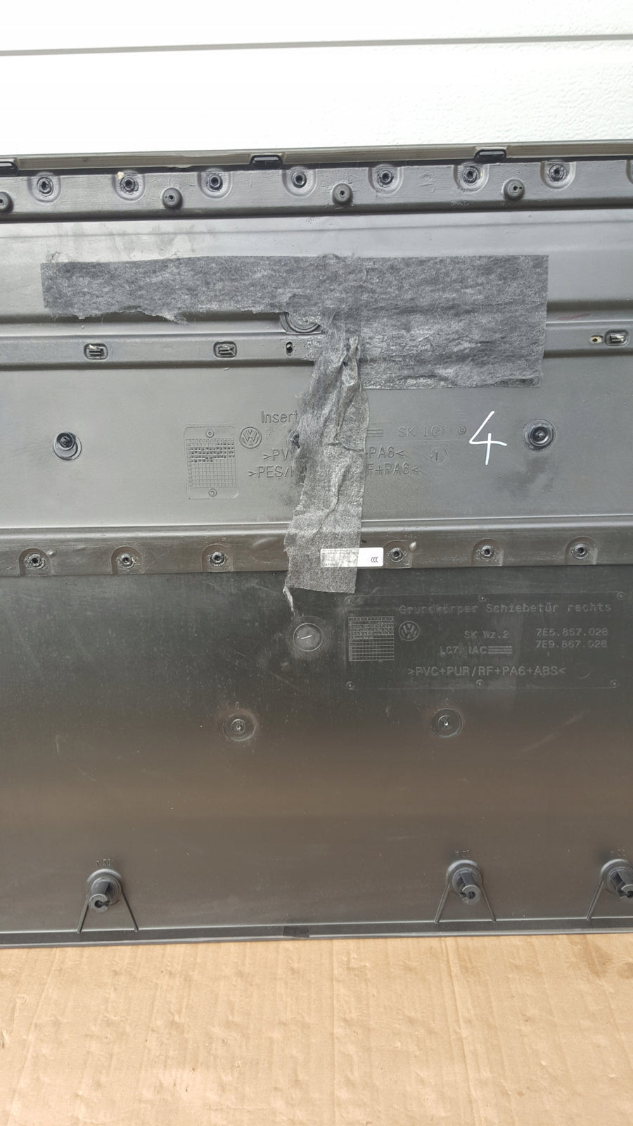 Tapicerka poszycie boczek prawa strona VW T5 T6 7E5867028 demontaż
