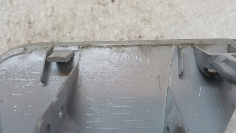 Zaślepki spryskiwaczy lewa +prawa AUDI A3 8V3955275B 8V3955276B demontaż