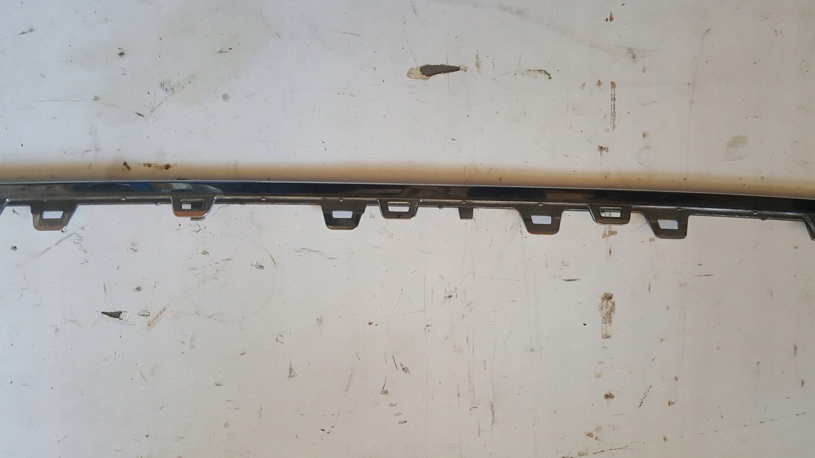 Środkowa listwa zderzaka przedniego VW PASSAT B8 3G0853245 DEMONTAŻ