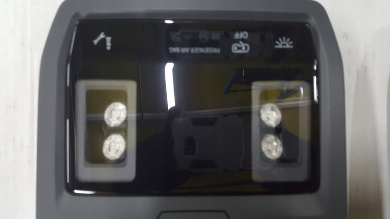 Lampka podsufitki AUDI Q4 89A959569 demontaż