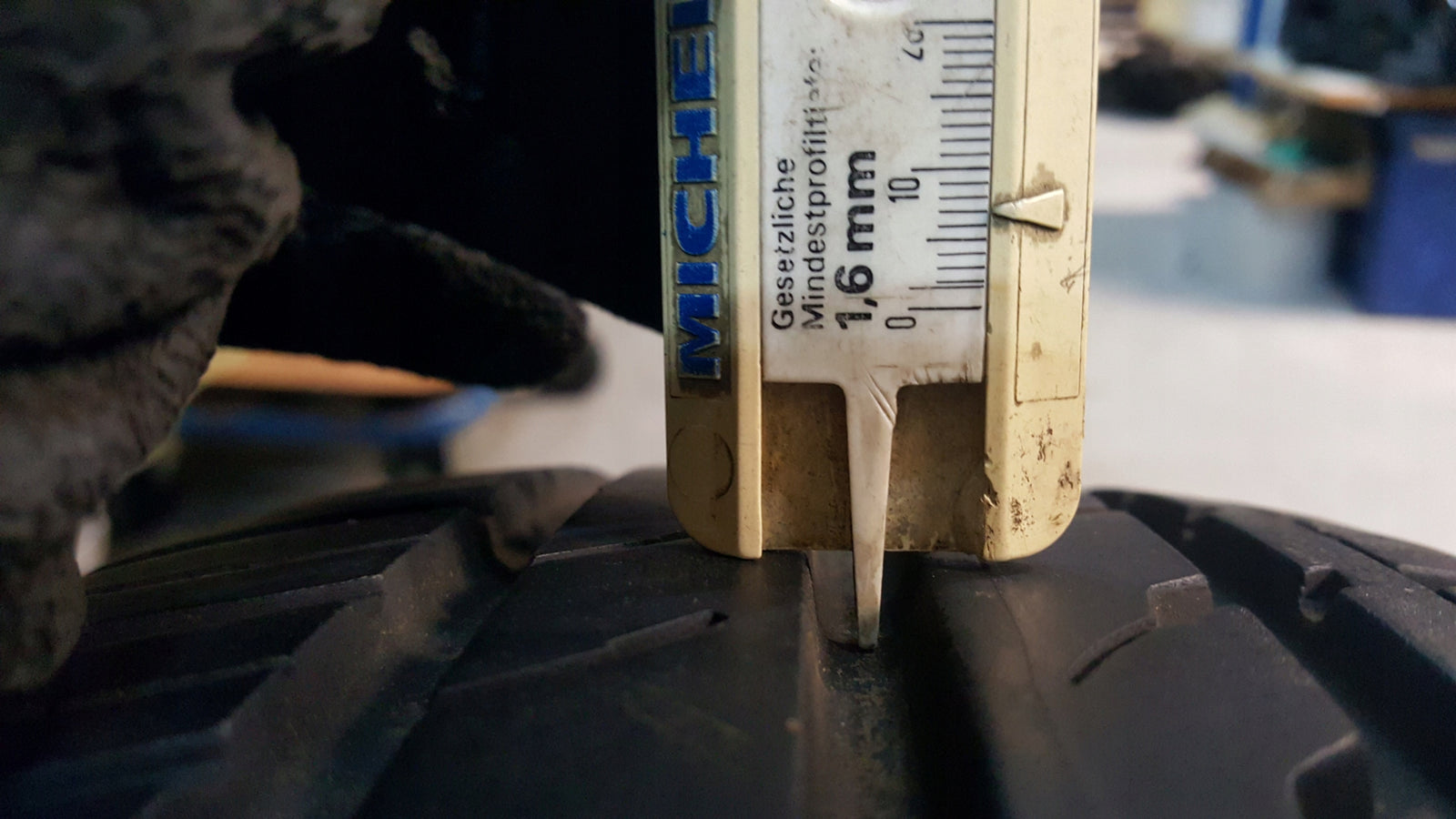 4 FELGI STAL VW Caddy 2K0601027B 6x15 5x112 ET47 195/65/15 91T lato Conti