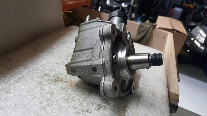 Pompa wtryskowa 2.0 TDI --VW AUDI 03L130755AC demontaż