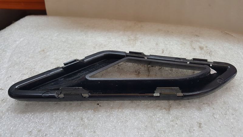 Kierownica powietrza przód lewa strona AUDI RS5 8W6807157A demontaż