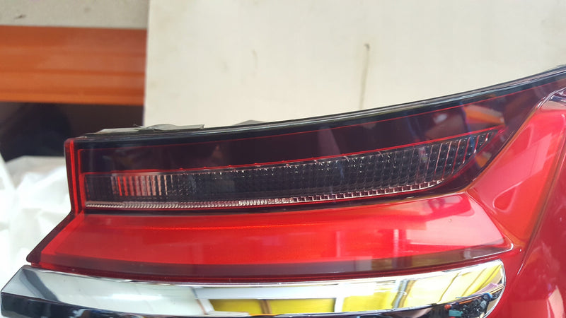 Tylna prawa lampa LED AUDI A6 (C8) sedan 4K5945070 demontaż