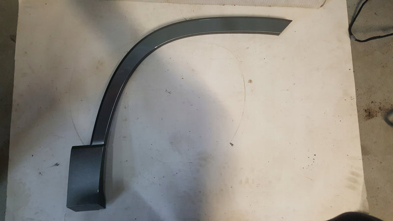 Listwa błotnika prawy przód SEAT ATECA 575854820H demontaż
