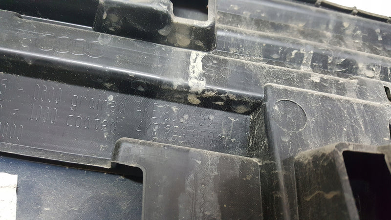 Listwa drzwi lewy przód AUDI E-TRON 4KE853959