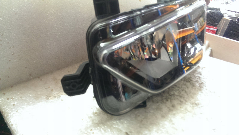 Prawy halogen LED DRL VW POLO 6 2G0941662 demontaż