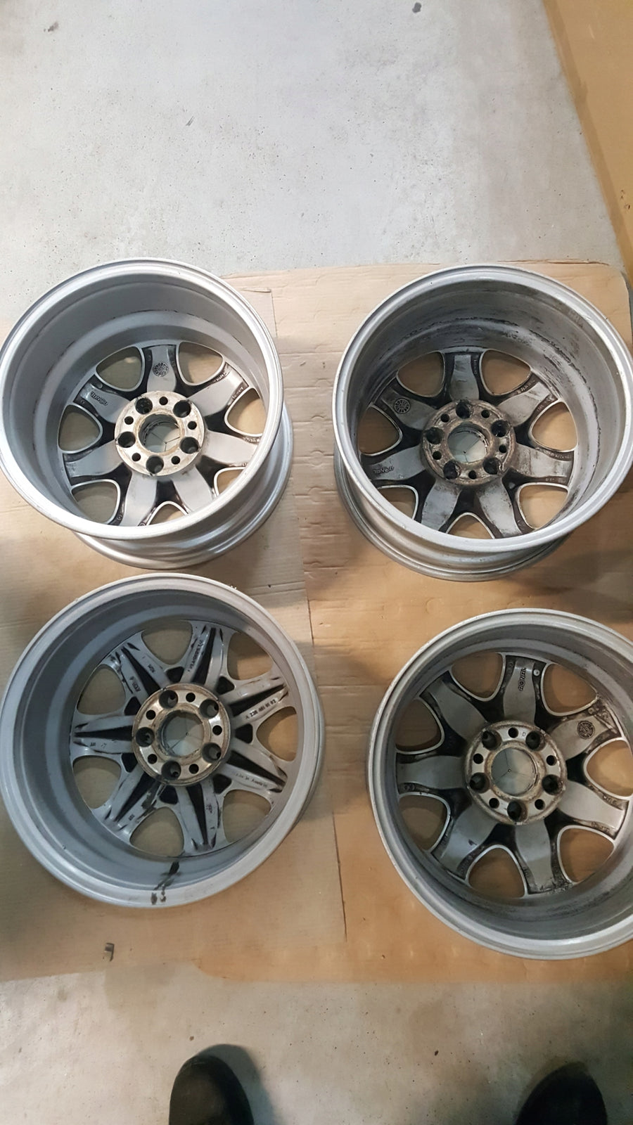 FELGI 16 ET46 MERCEDES S-KLASA W220 DEKIELKI KOMPLET A2204010102 7,5x16
