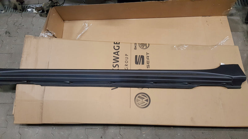Listwa progowa lewa AUDI A6 C8 ALLROAD 4K9853855