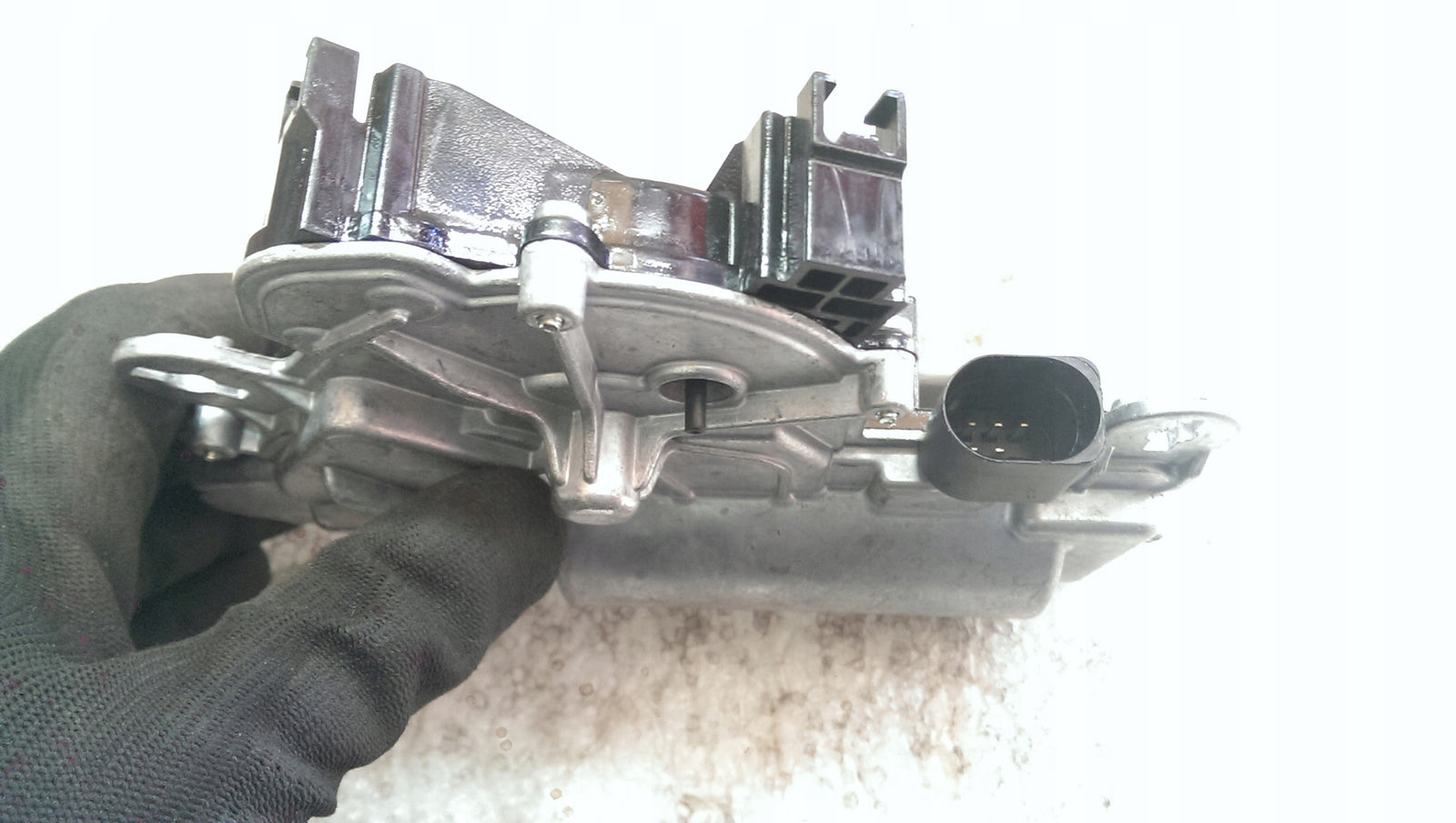 Dociąg klapy AUDI A3 RS6 RS7 SEAT LEON 3V5827887C