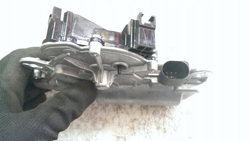 Dociąg klapy AUDI A3 RS6 RS7 SEAT LEON 3V5827887C