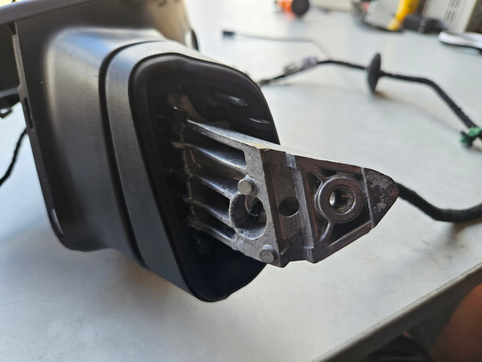 Pr Lusterko zewn Vw Touareg 761857502D 17pin IDEAŁ