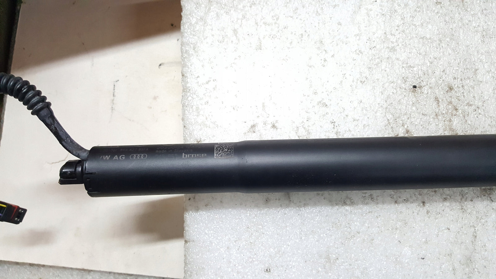 AUDI Q4 E TRON SIŁOWNIK KLAPY BAGAZNIKA LEWY 89A827851A ORYGINALNY