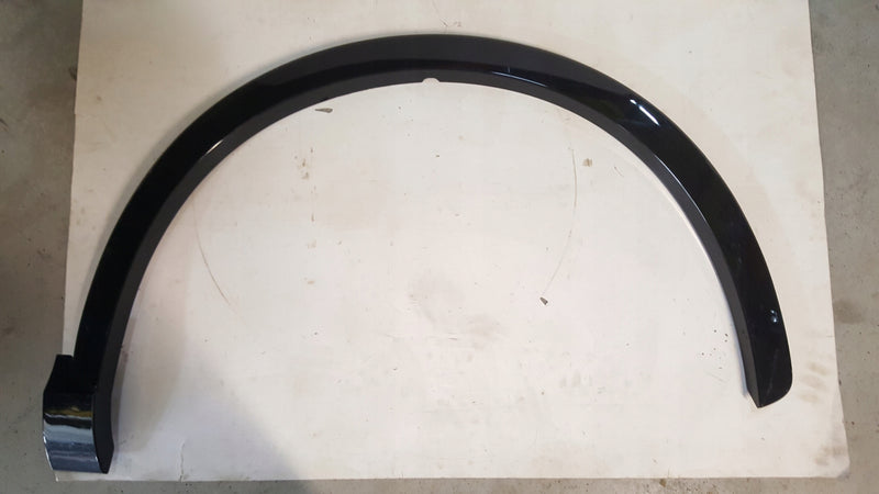 Listwa błotnika prawy przód AUDI Q3 8U0853718A demontaż