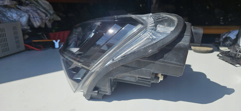 LE xenon LED Skoda Superb 3V1941015B 2017r demontaż