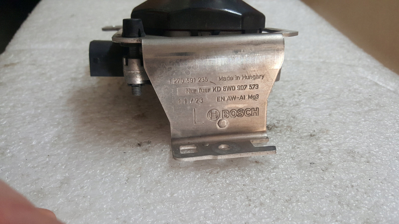Radar sensor ACC lewy- AUDI A4 (B9) A5 8W0907541K 8W0971573 demontaż
