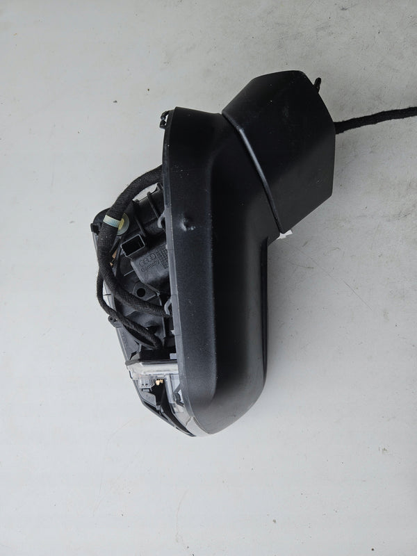 Pr Lusterko zewn AUDI Q2 81B857410C 14 pin+2 IDEAŁ