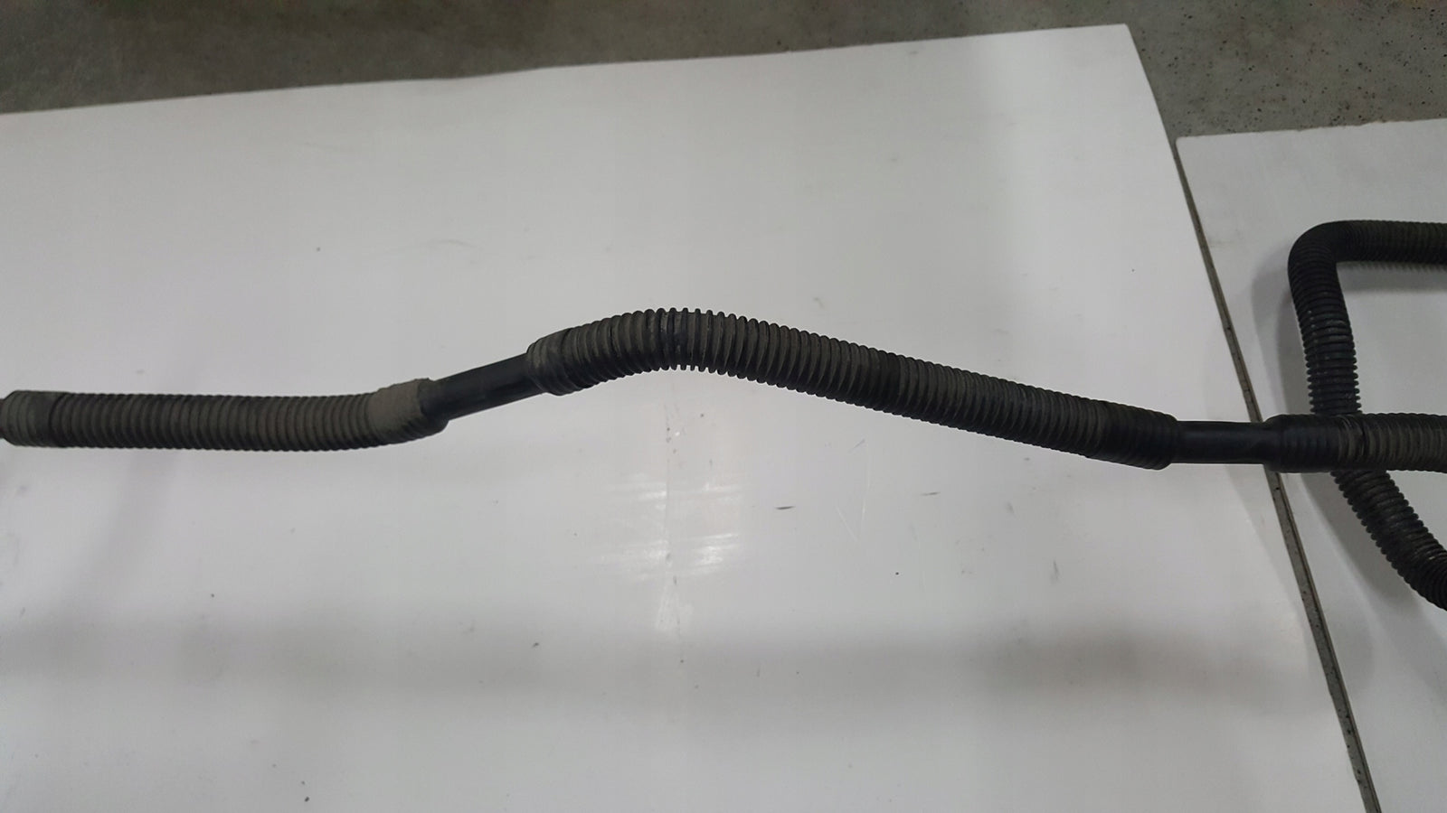 Przewód wąż rurka klimatyzacji VW MULTIVAN T6 7E1816727 demontaż