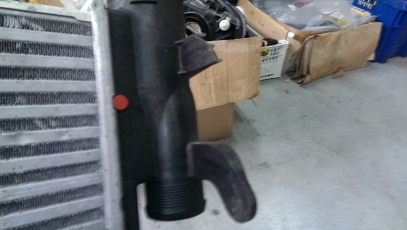 chłodnica powietrza Audi 4F0145806E intercooler