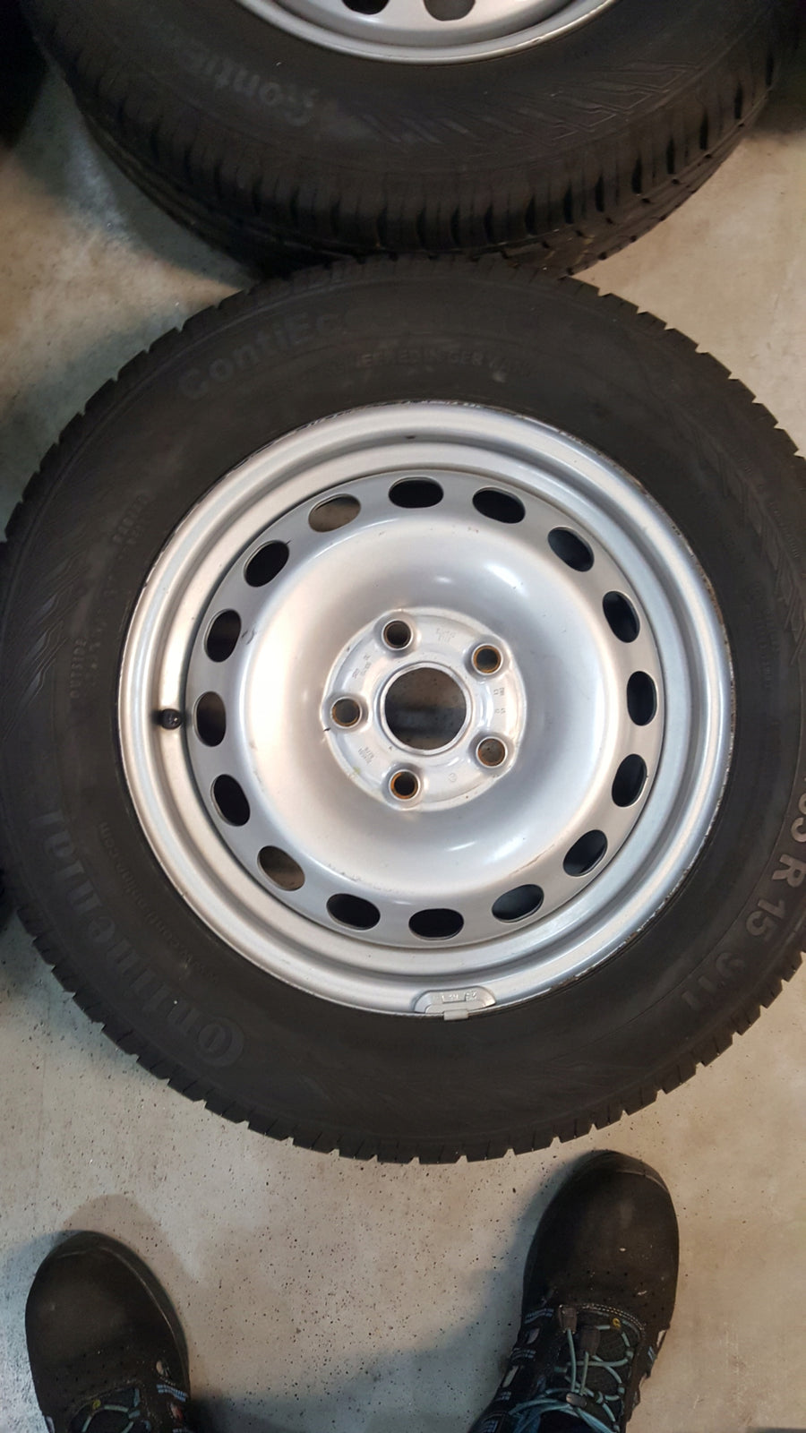 4 FELGI STAL VW Caddy 2K0601027B 6x15 5x112 ET47 195/65/15 91T lato Conti