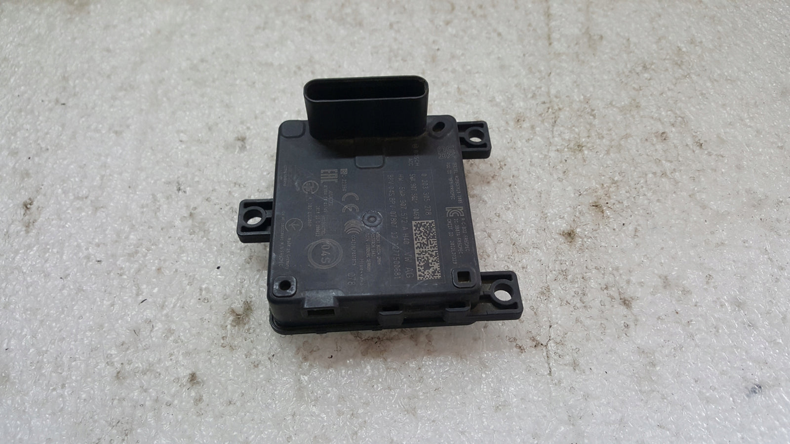 Radar sensor ACC VW AUDI SEAT SKODA 5WA907561 5WA907572A demontaż