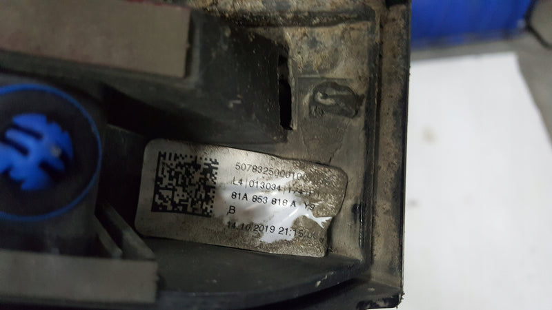 Listwa błotnika prawy tył AUDI Q2 81A853818A