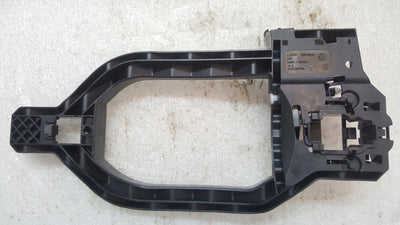 NOWE ORYGINALNE mocowanie klamki prawa strona VW CRAFTER 7C0837886C