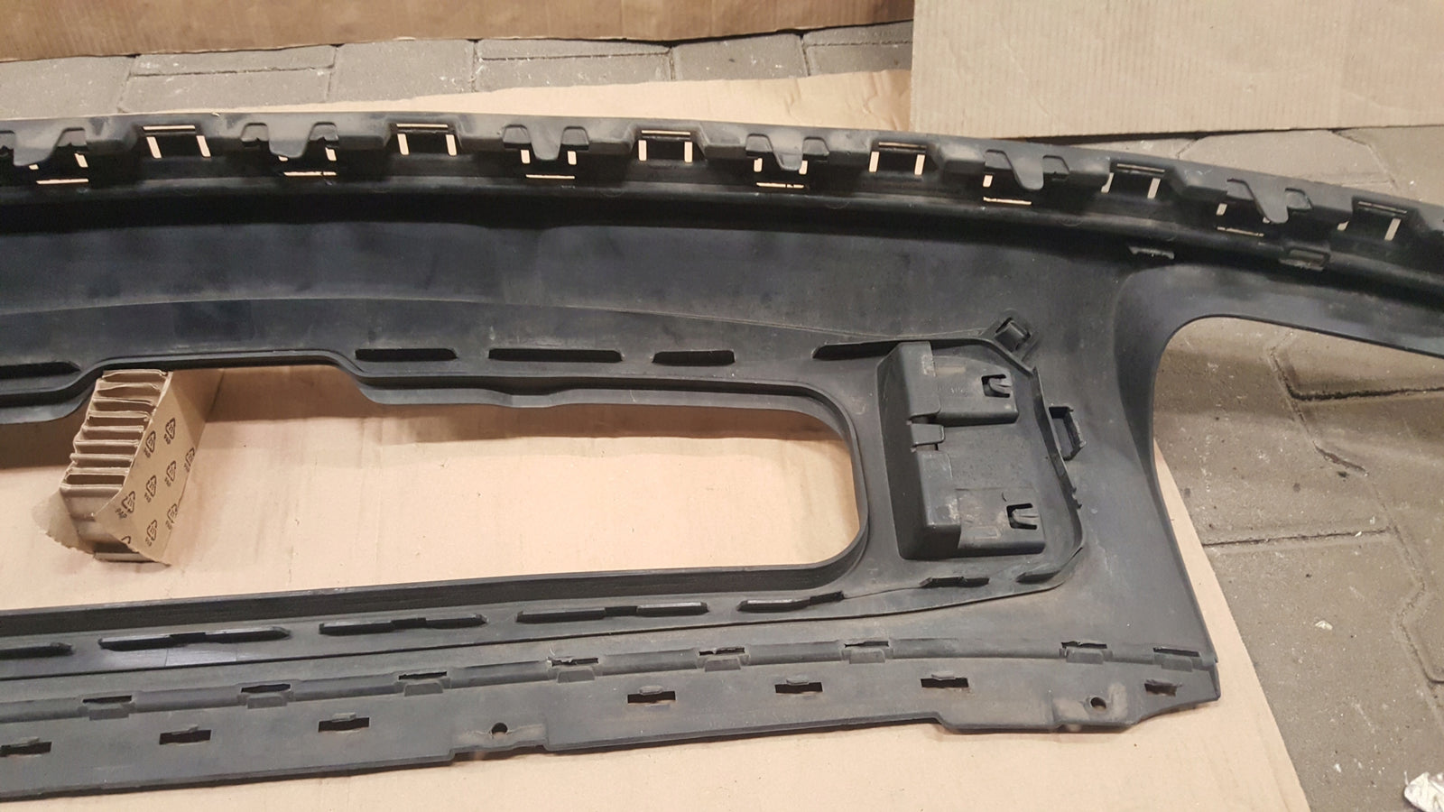 AUDI Q7 S LINE 4M 4M0 4M0807521B DYFUZOR TYŁ OE