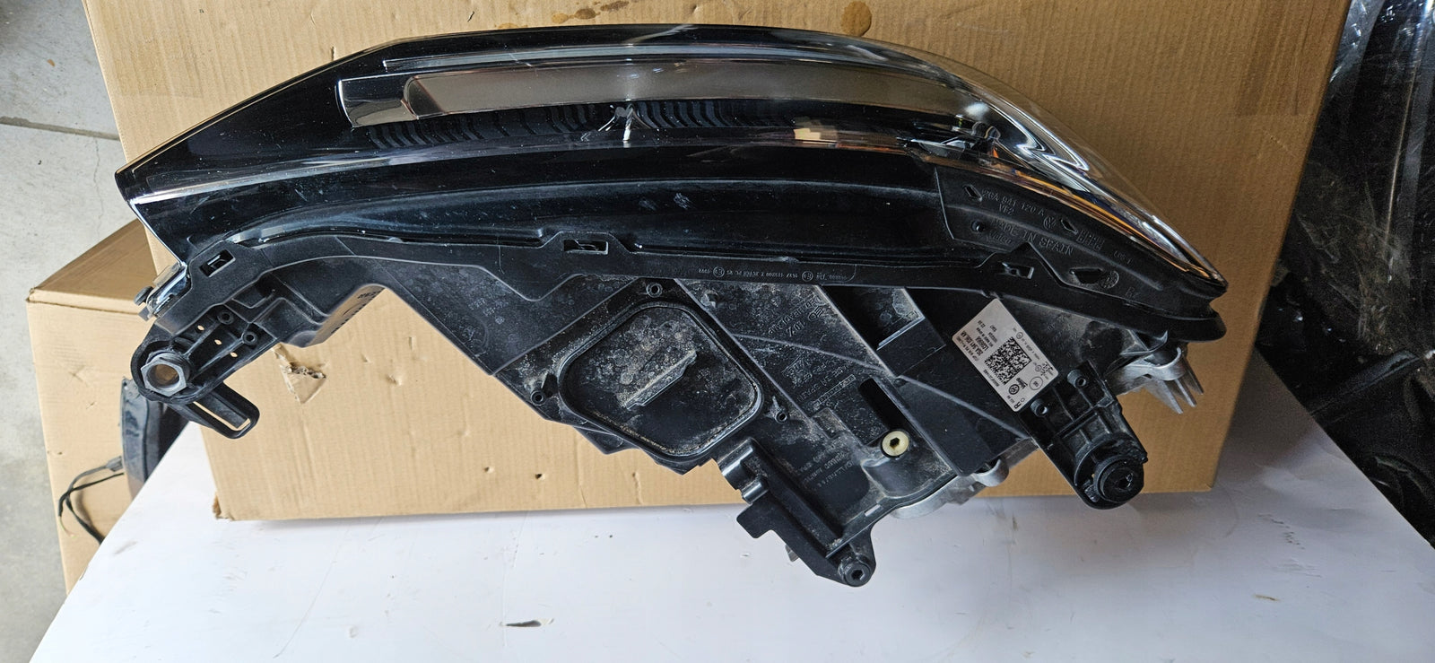 2GA941036AR LEWY ful led IQ.LIGHT Vw T-ROC LIFT 2024r demontaż