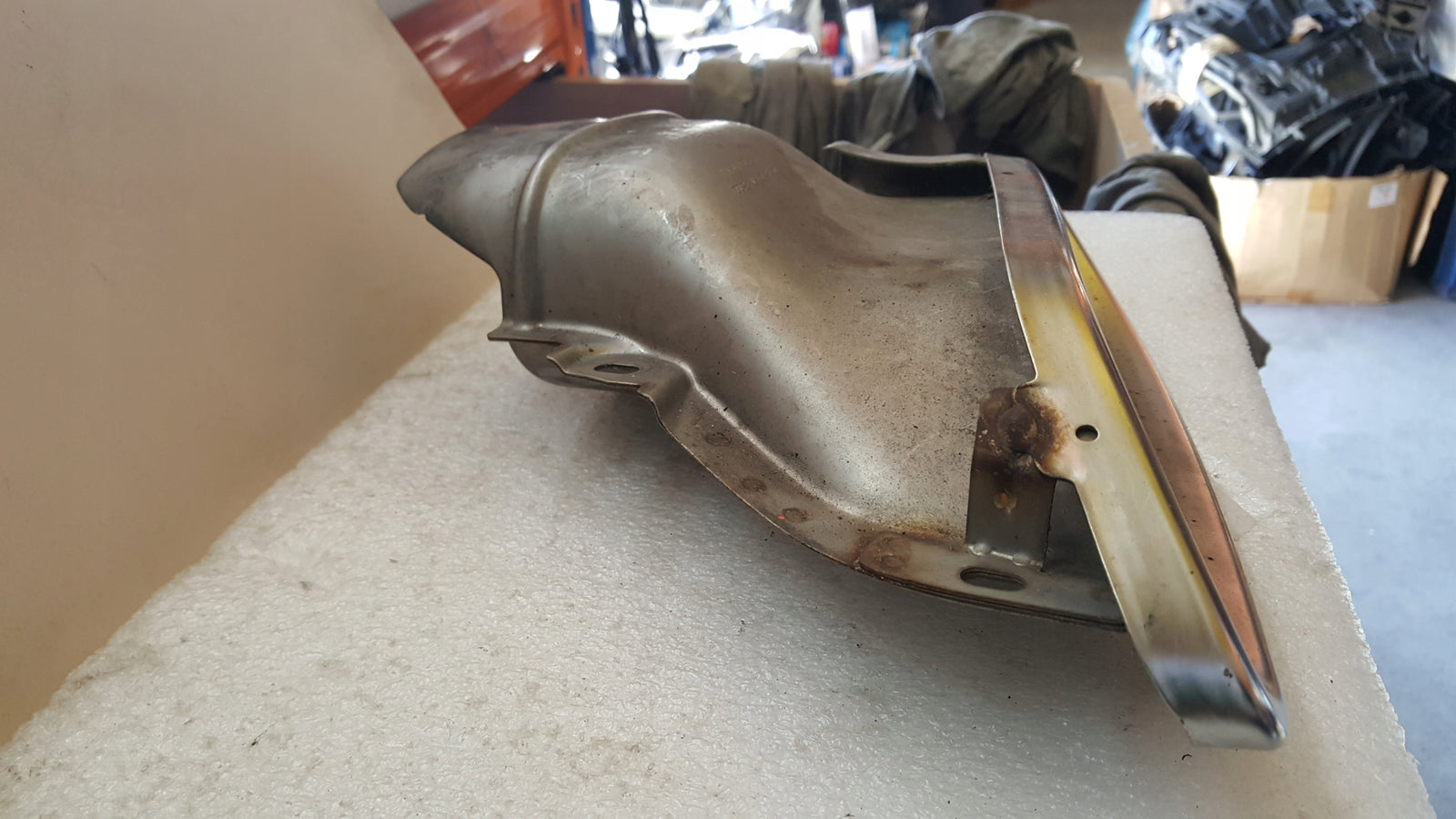 Końcówka wydechu lewa MERCEDES W212 A2124902727 demontaż