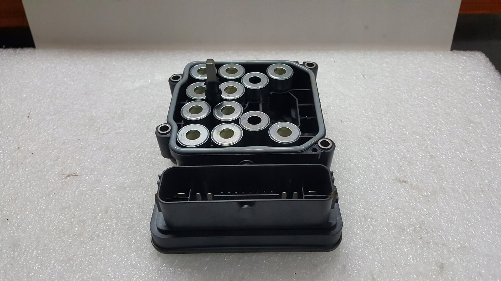 Sterownik pompy ABS AUDI A4 (B9) A5 8W0907379G