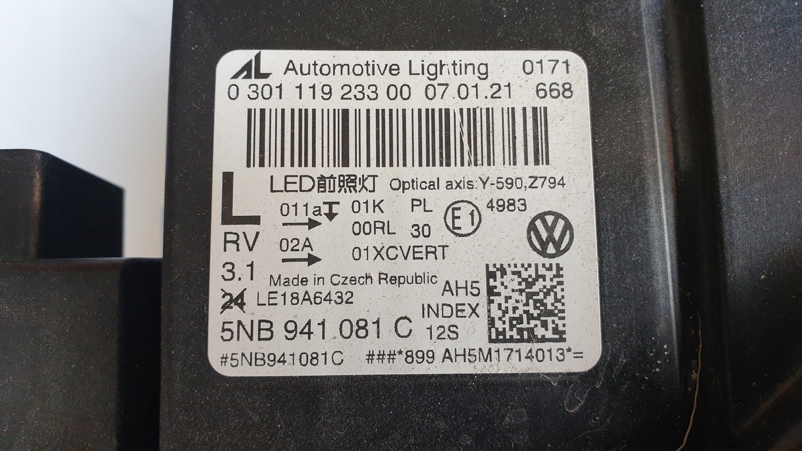 LE FUL LED Vw Tiguan 5NB941081C 2021r