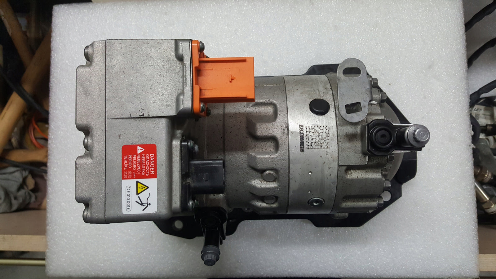 Kompresor klimatyzacji VW AUDI SEAT SKODA 1EA820808B 1EA816551E demontaż