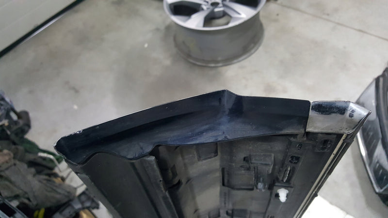 Listwa drzwi lewy przód VW TOUAREG III 760854939E demontaż