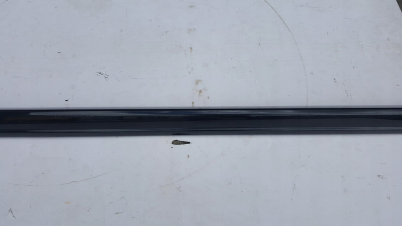 Listwa progowa prawa AUDI A4 B9 S-LINE 8W0853931A