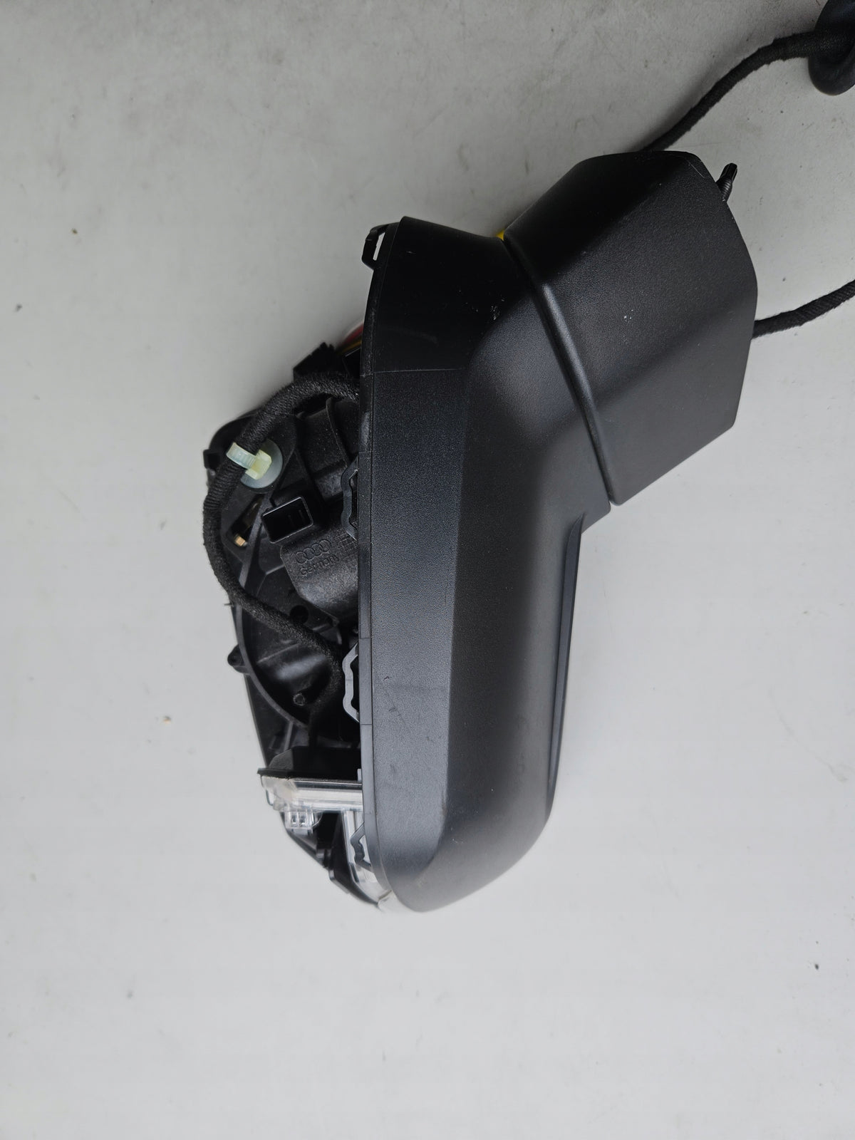 Pr Lusterko zewn AUDI Q2 81B857410 6 pin IDEAŁ