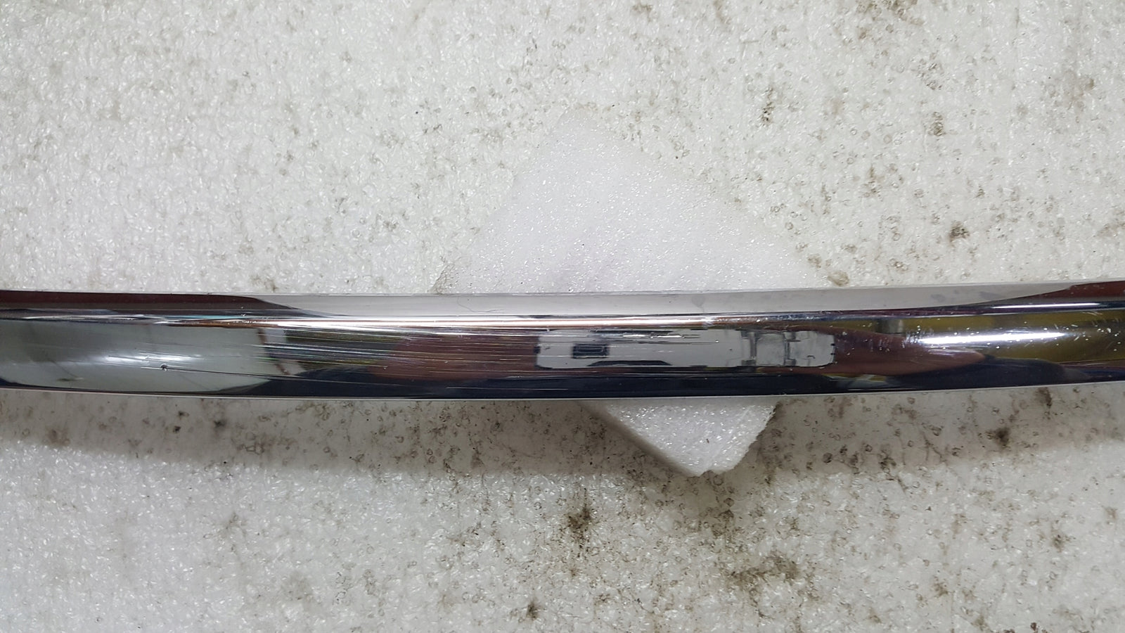 AUDI A6 C6 LIFT 08- OZDOBNA LISTWA CHROM ZDERZAKA PRZÓD LEWA 4F0853065