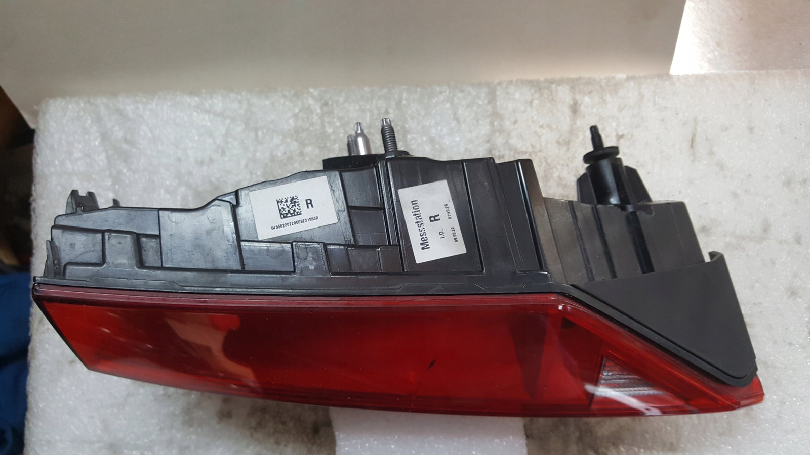 Tylna prawa lampa LED w klapę AUDI A6 C8 sedan 4K5945076 demontaż
