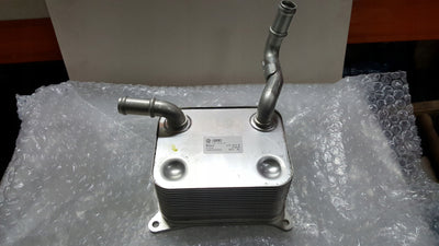 NOWA ORYGINALNA chłodnica oleju VW TOUAREG AUDI RS4 RS5 4.2 FSI 079117015P