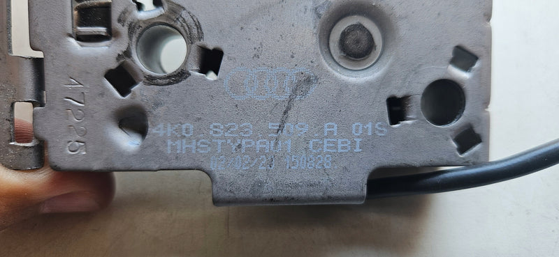 Zamek maski AUDI A6 C8 4K0823509A demontaż oryginał