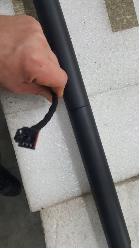 SIŁOWNIK KLAPY BAGAŻNIKA AUDI Q2 16- 81A827851C