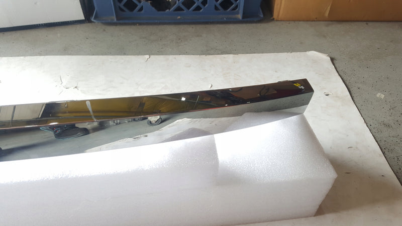 Listwa chrom zderzaka tylnego lewa strona VW TOUAREG 760853841 demontaż