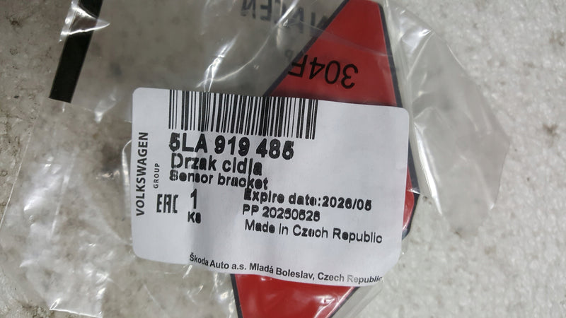 MOCOWANIE KOSZYCZEK CZUJNIKA PARKOWANIA SKODA ENYAQ 5LA919485