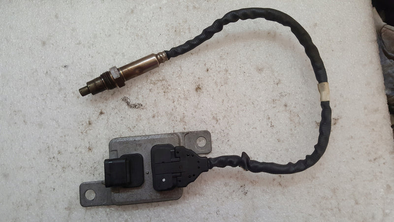 Sonda lambda czujnik NOX VW-- AUDI 059907807J demontaż