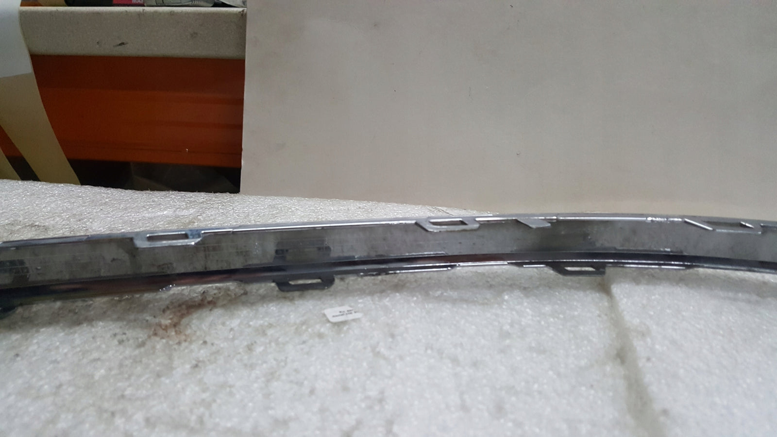 Listwa chrom zderzaka lewy tył VW PASSAT (B8) 3G0853841 demontaż
