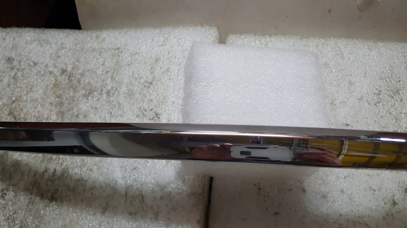 AUDI A6 C6 - LISTWA ZDERZAKA PRAWY PRZÓD 4F0853066