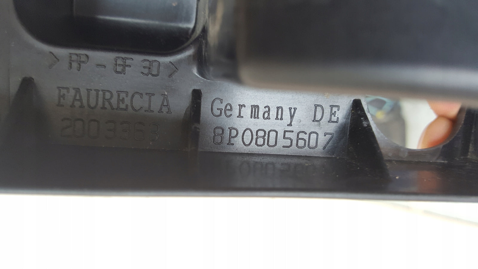 ŚLIZG MOCOWANIE LAMPY LEWEJ AUDI A3 LIFT 8P0805607