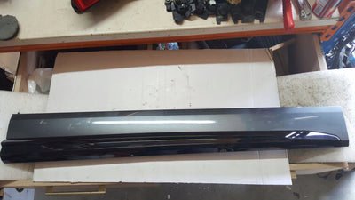 Listwa drzwi prawy przód AUDI Q5 80A853960A demontaż